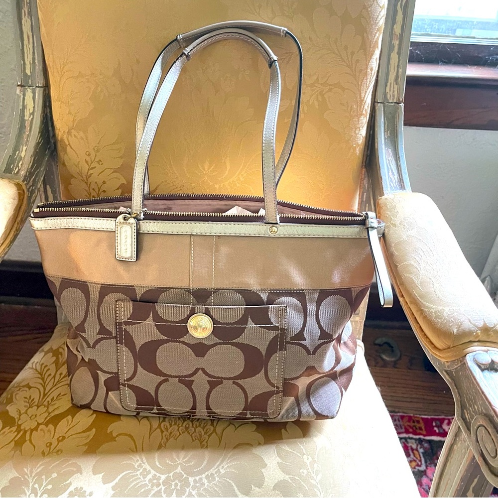 Coach tote . Beautiful colors!